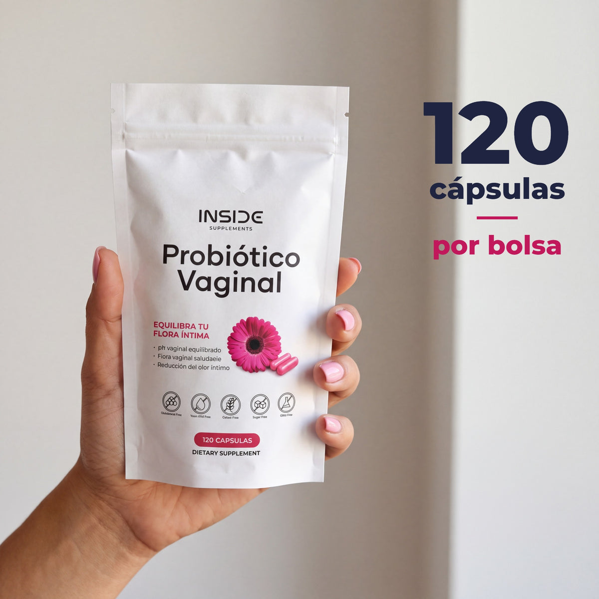 Bolsa de 120 cápsulas en la mano